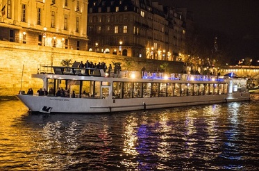 Dîner croisière gastronomique sur la Seine avec musique live pour la Saint-Valentin - Paris