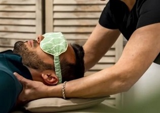 A vivre avec votre moitié(e) - Massage sur table vibrante & Evasion sensorielle dans le centre-ville à Aix-en-Provence