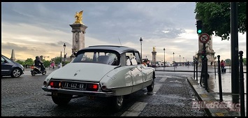 Insolite - Visite de Paris en voiture ancienne : Citroën DS de collection - Paris