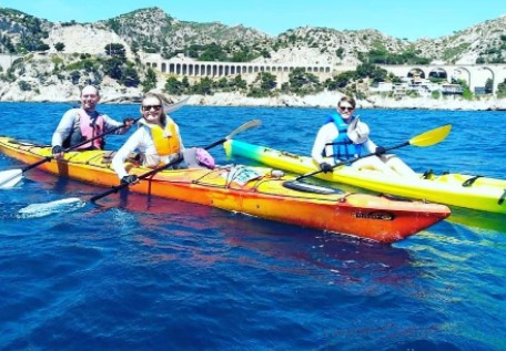https://the-place-to-be.fr/wp-content/uploads/2022/03/location-kayak-port-Estaque-Marseille-6c429437.jpg