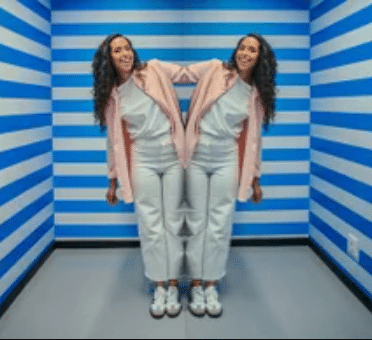 https://the-place-to-be.fr/wp-content/uploads/2026/10/billet-entree-musee-illusion-paris.png